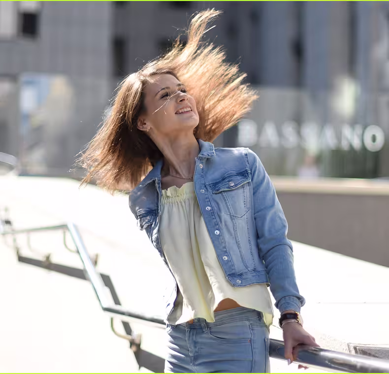 live photo of Violetta Y. web designer VibeStyle